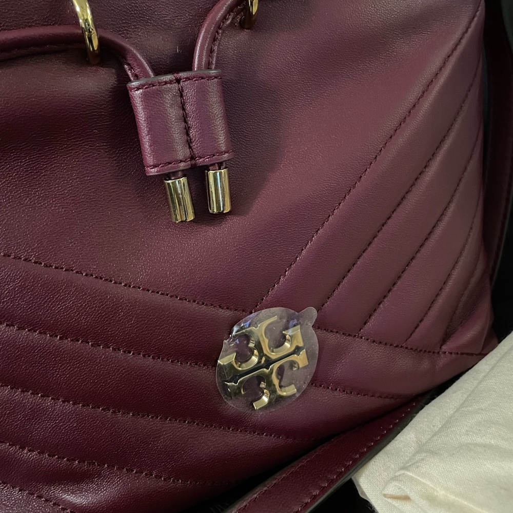 Tory Burch KIRA CHEVRON MINI BUCKET BAG Burgundy - Picture 6 of 12